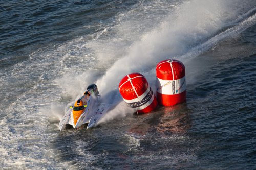 F1H2O Sharjah Simon 20191221 0544