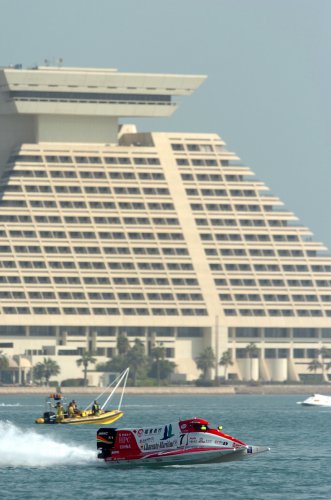 071127 qatarUBE036