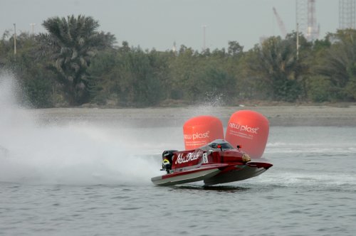 091210sharjah race1UBE018