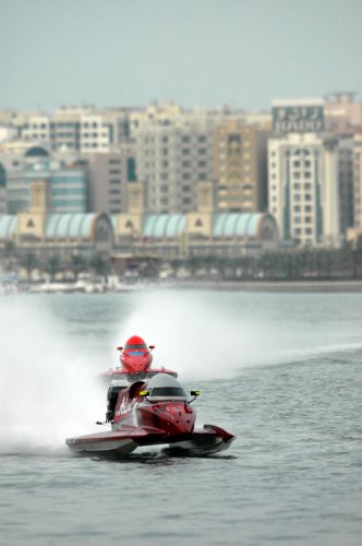 091210sharjah race1UBE045